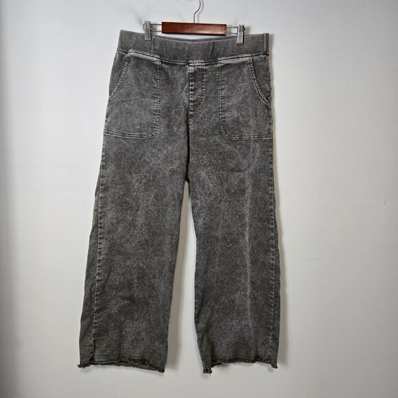 XCVI Sz M Wide Leg Pull-On Grey Washed Pull-On Raw Hem Jean Chambray Ankle Pants